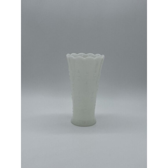 Vintage 1940 Anchor Hocking Milk Glass Scalped Rim Teardrop Pearl Dot Arrow Vase - Picture 5 of 5